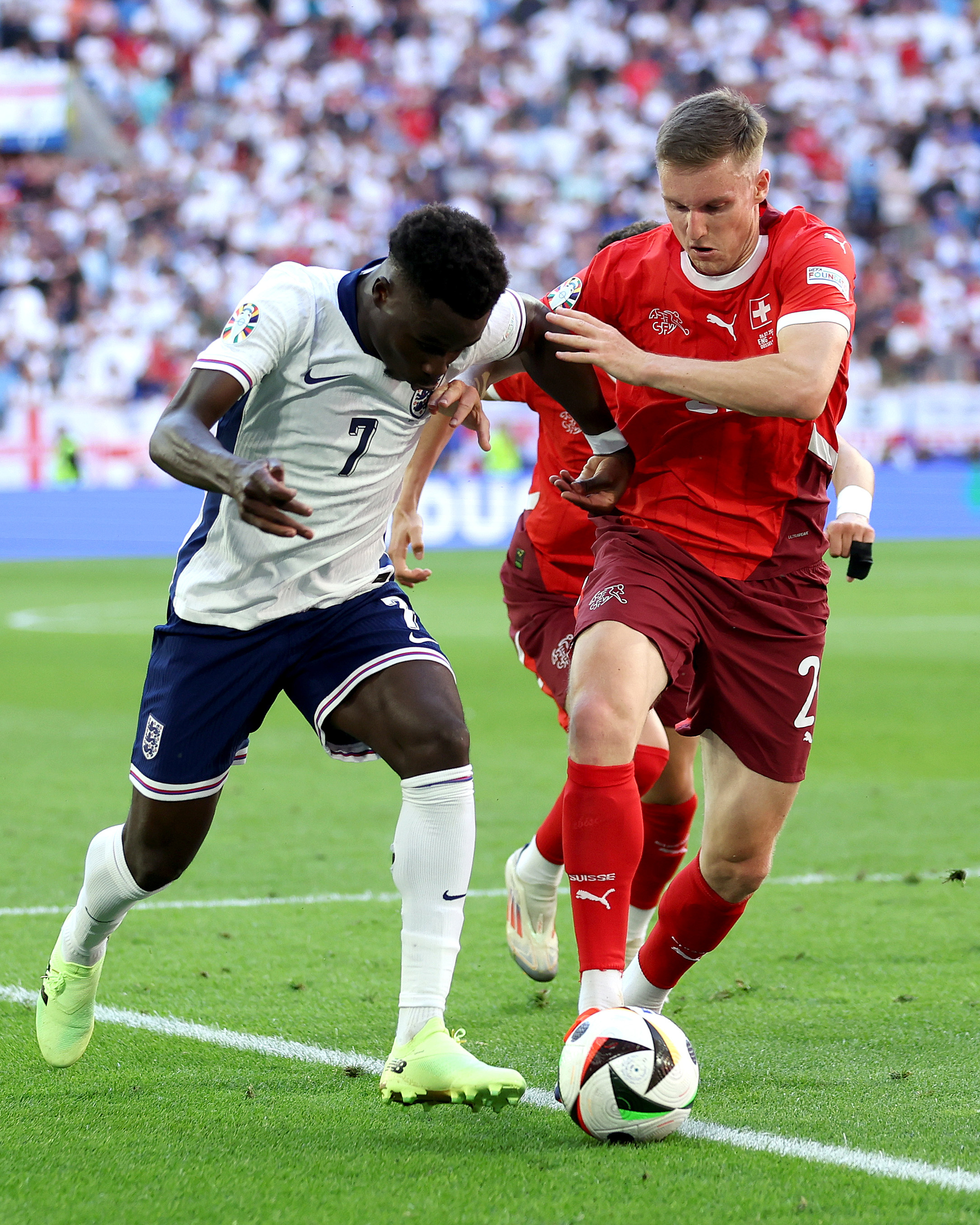 葡萄牙队绝杀英格兰队,波尔带队取胜 葡萄牙队绝杀英格兰队,波尔带队取胜