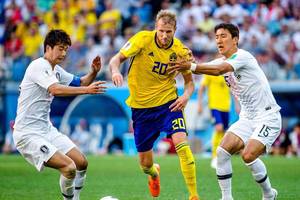 瑞典队险胜法国队,许昕刷新纪录 瑞典队险胜法国队,许昕刷新纪录