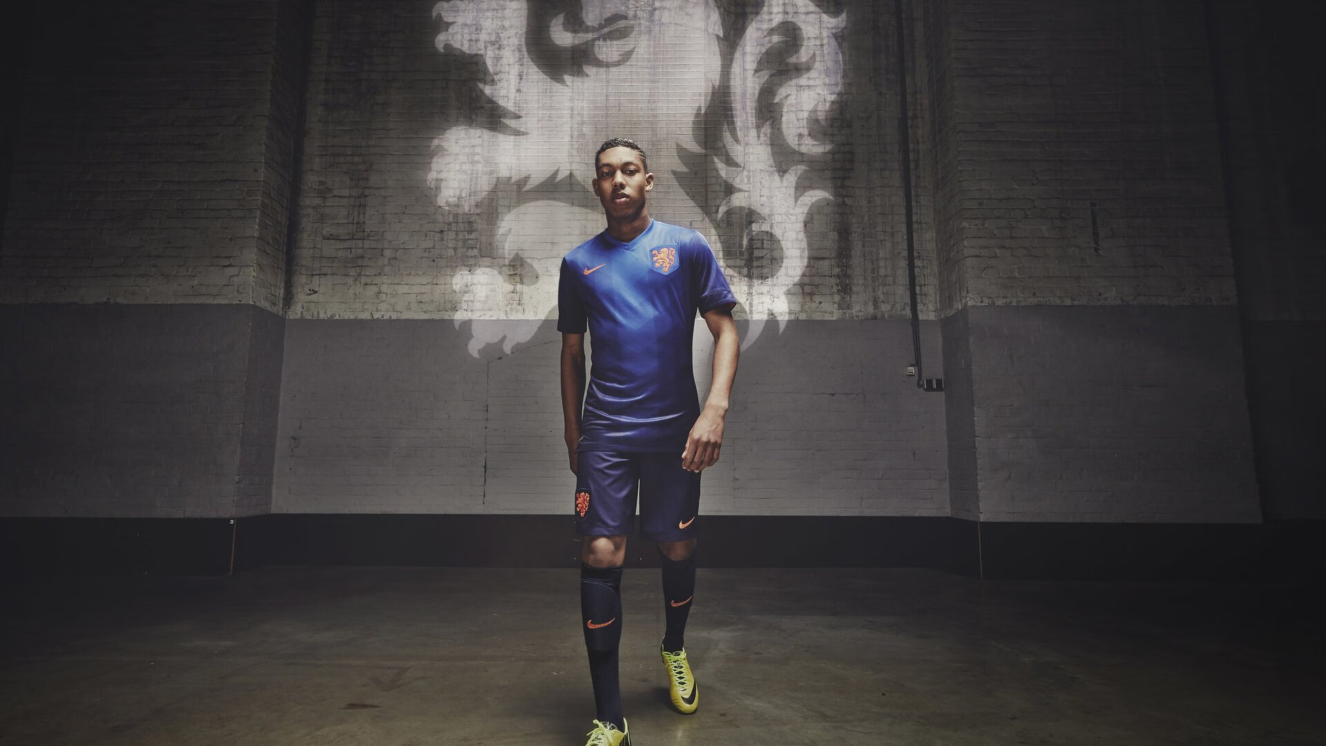 拜仁对阵秘鲁，当南美巨人在安联球场遇见荷兰新核，加克波全场最佳无争议