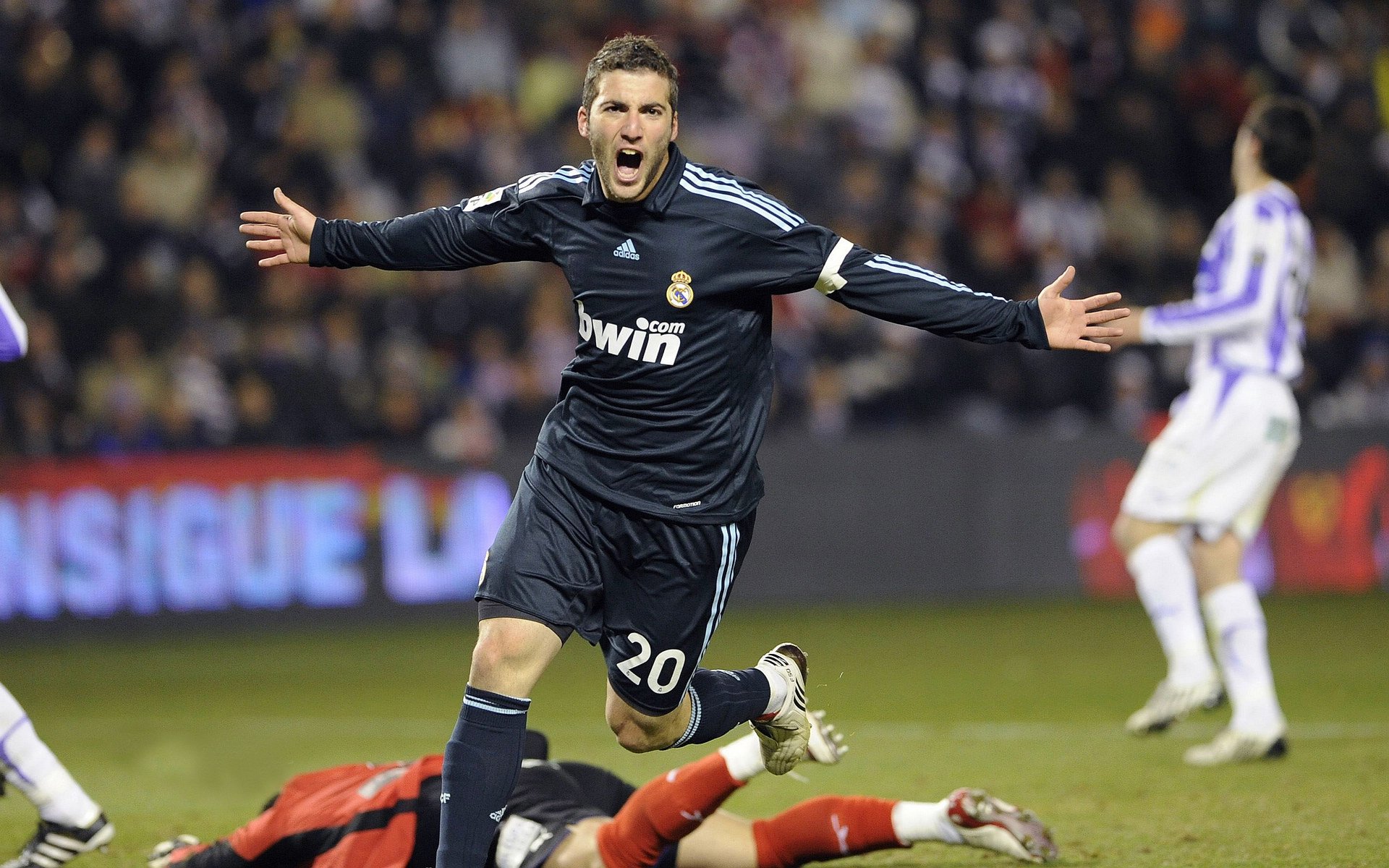 伊布，当北欧神话降临加勒比，牙买加击碎墨西哥的足球图腾