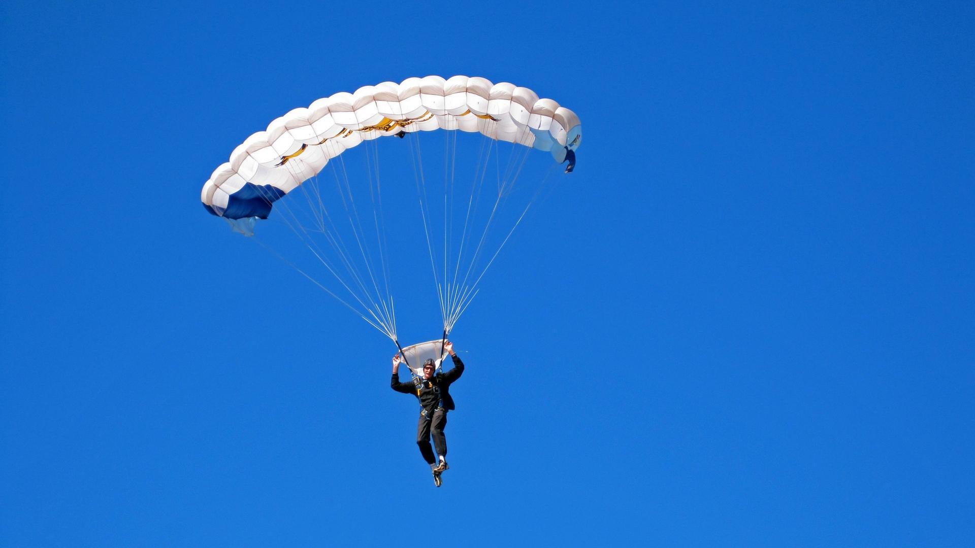 深圳队稳稳拿下北京队，浓眉进攻端无人可挡—当中国浓眉成为战术核武